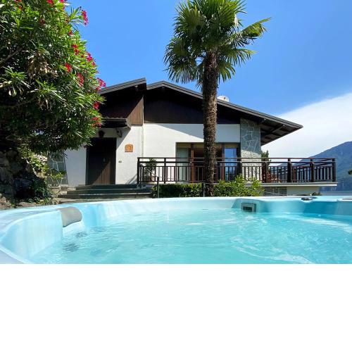 Villa Pescarino con vista lago e idromassaggio