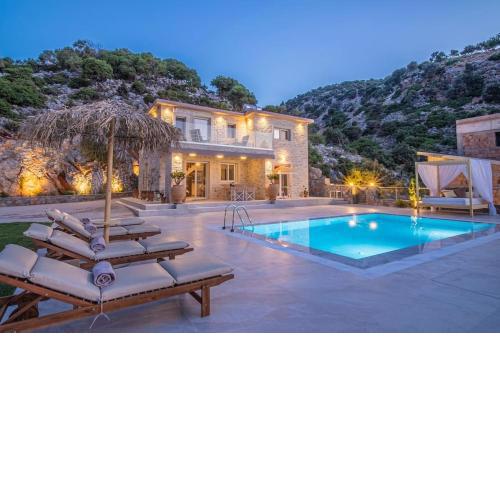 Villa Petros , Luxe Villa met privé zwembad.