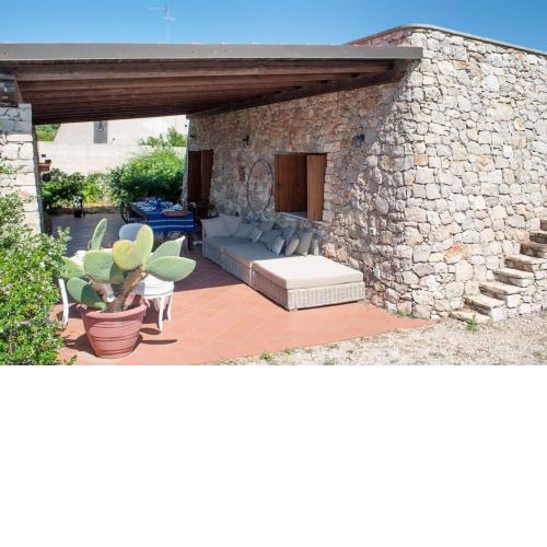 Villa Petrosa, Pescoluse
