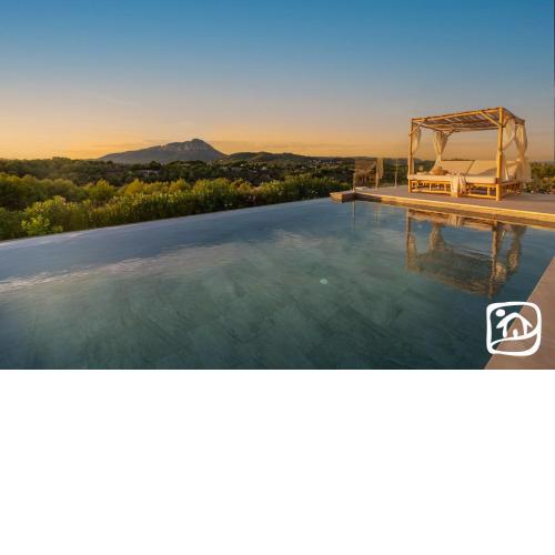 Villa Philia by Abahana Villas