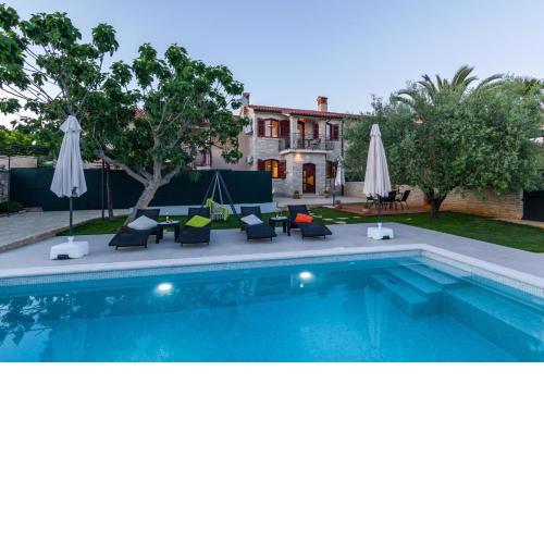 Villa Pietra with sea view