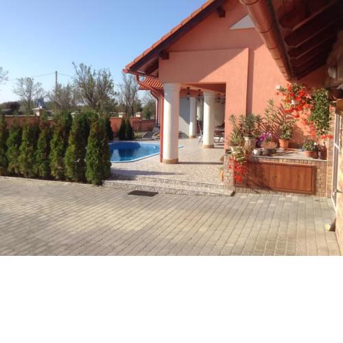 Villa Piros