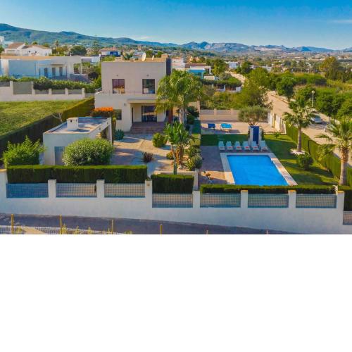 Villa Piver by Villa Plus
