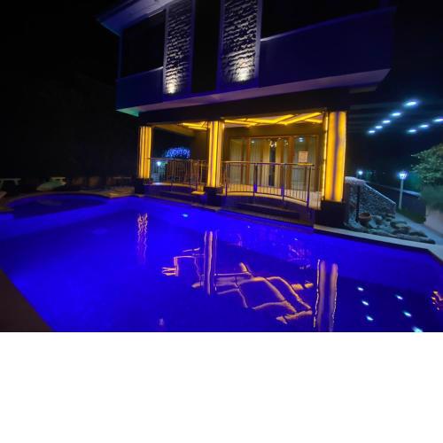 Villa Poli Kirkpinar - Incredible View and Nature of Sapanca Kirkpinar, 3-Room Villa with Turkish Hamam, Jacuzzi and Heated Pool