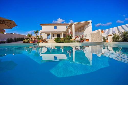 Villa Pomelia by Xenia Sicily Villas