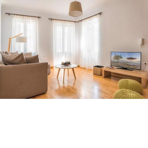 Villa Porto- Naftilos Residences