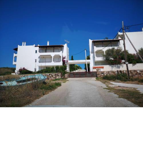 Villa Poseidonia Punta Zeza (Lavrio) by the beach