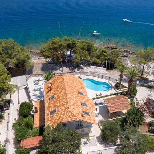 Villa Puntinak island Brac