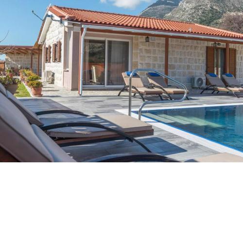 Villa Reggina at Chionata