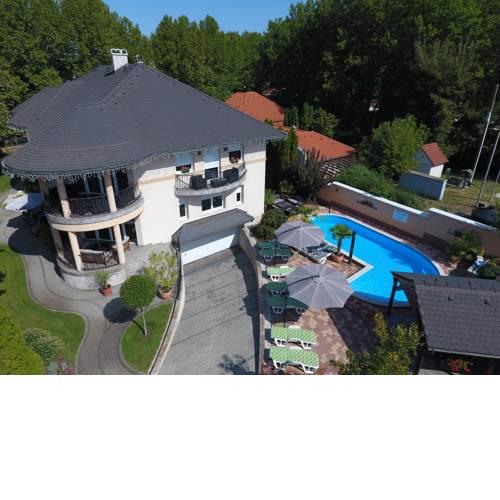 Villa Riccardo & Pool