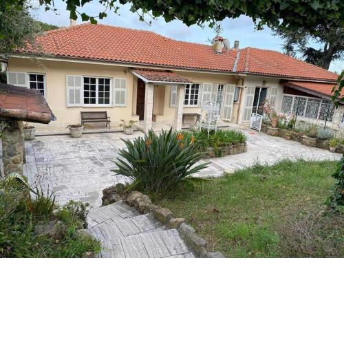 Villa Rita fronte campo Golf