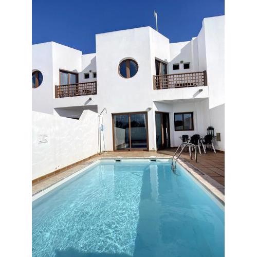 Villa Rosa Gadis