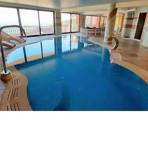 Villa Rosaria con spa e piscina interna