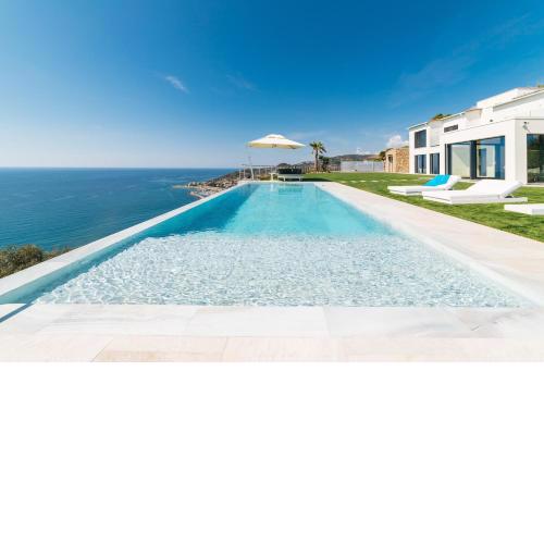 Villa Sabrina Riviera dei Fiori a Picco sul Mare con Piscina Privata ,WELLNESS & SPA