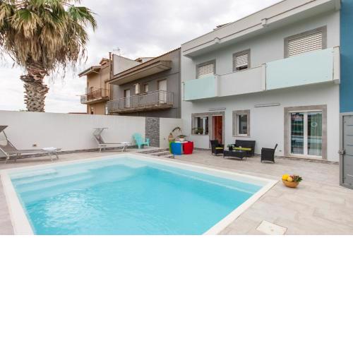 Villa Salemi With Pool - Happy Rentals