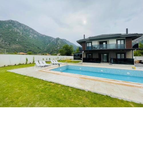 VILLA SEMI -privater Außenpool & Innenpool - Whirlpool
