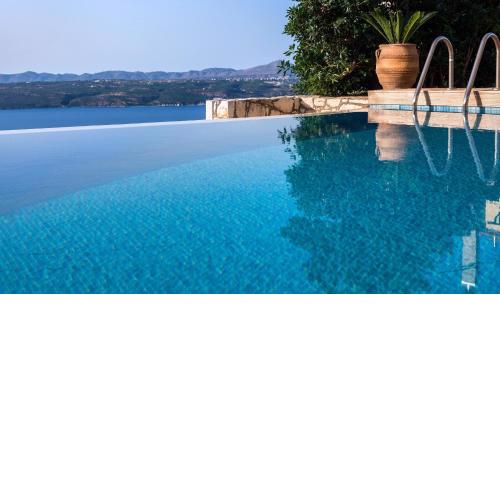 Villa Silvia Heated Pool & Jacuzzi
