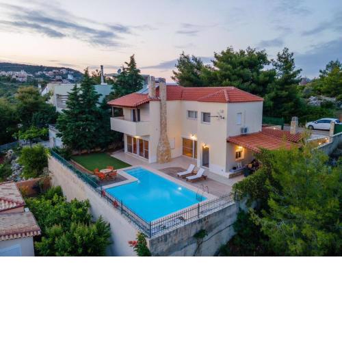 VILLA SISSY CAREFREE VACATIONSΘΕ