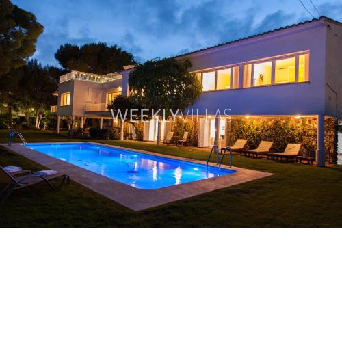 Villa Sitges Tupinetti Beach at 1 min walk Amaizing Garden and View Center Sitges 5 minutes walk