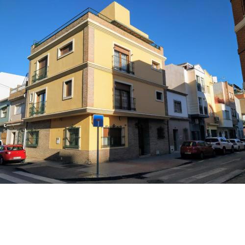 Villa Soler - 5BR House in Malaga Capital, Terrace with BBQ, Air Con, Wifi, Roof Solarium