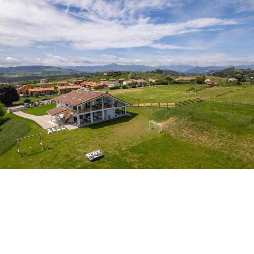 Villa sublime con piscina climatizada y vistas