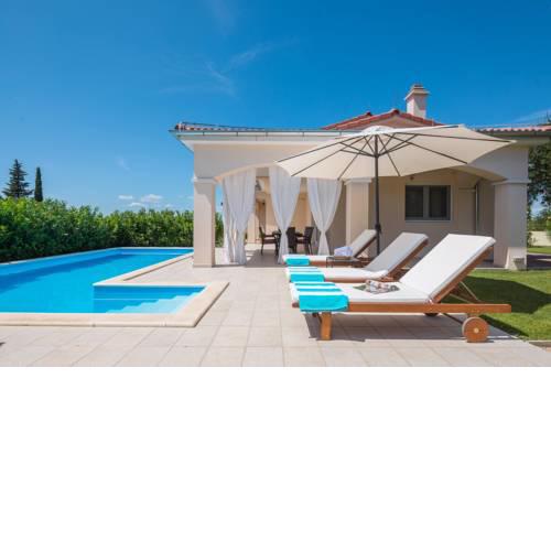Villa Sunset Lady