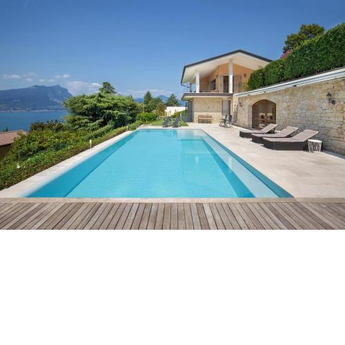 Villa Sybille With Pool And Lake View