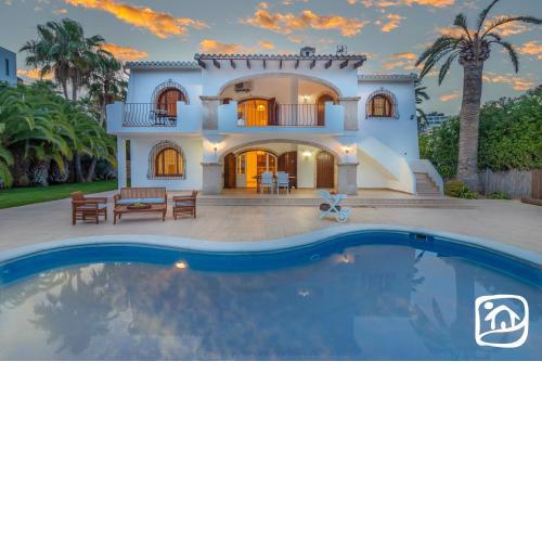 Villa Tabarca by Abahana Villas