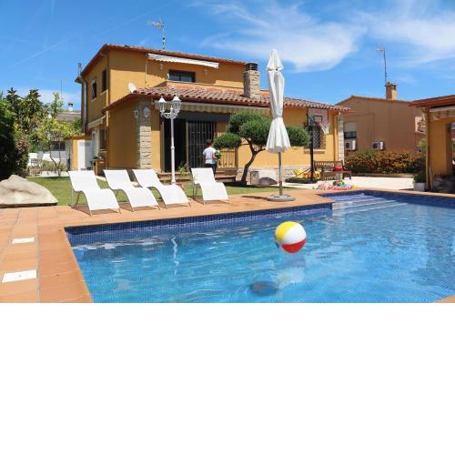 VILLA TARRAGONA VACACIONAL CON PISCINA PRIVADA
