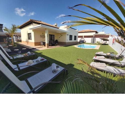 Villa Thais, private heated pool, ideal for your holidays in Caleta de Fuste