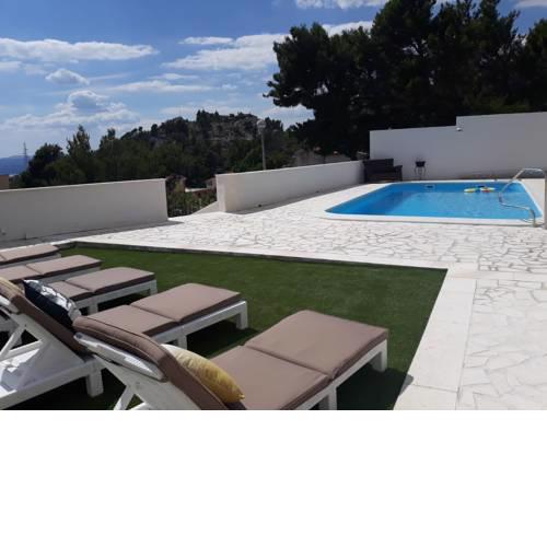 Villa Theos ★★★★