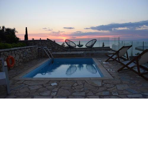 Villa Thetis with pool where the sunsets fade away