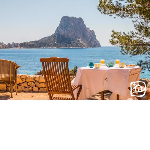 Villa Timeris by Abahana Villas