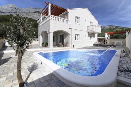 Villa Tomo