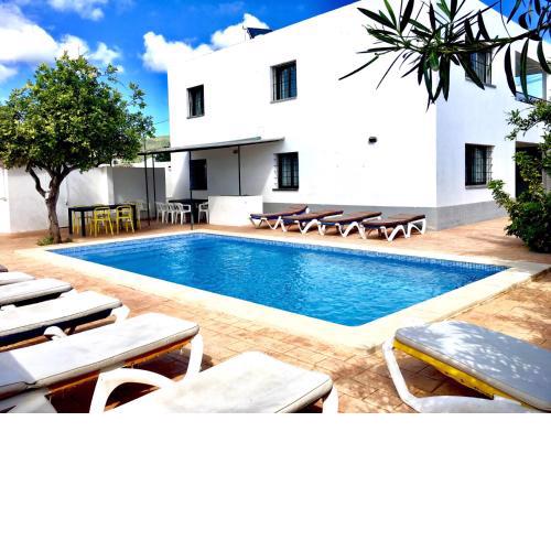 Villa Torres is a great villa only a 10 minute walk from the centre of Playa den Bossa