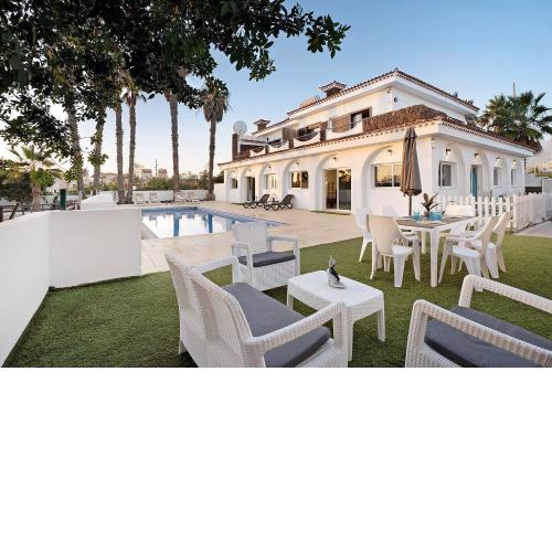 Villa Trébol Baja 4 hab