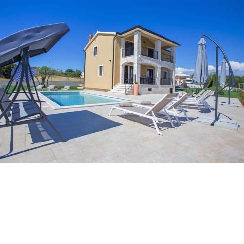 Villa Vanesa with Private Pool nearby Porec