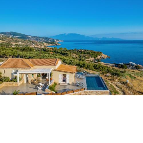 Villa Vardiola by Villa Plus