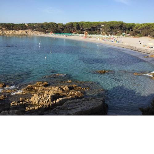 Villa Vera trifamigliare con ingresso diretto 20 mt al mare clima wi-fi bbq