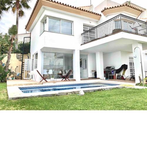 Villa Verde - Panoramic Seaview - 3 Bedrooms