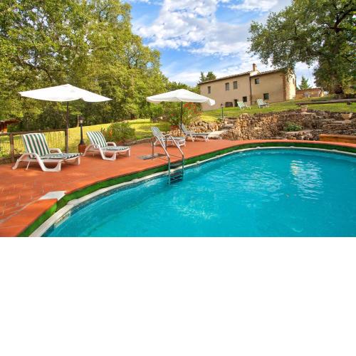 Villa vicino Siena con piscina e molto verde - solo per Voi