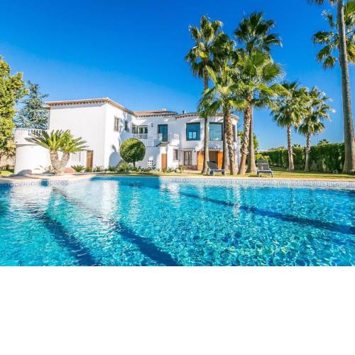 Villa Villasiestagolf by Interhome
