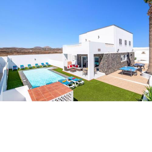 Villa Volcan by Villa Plus