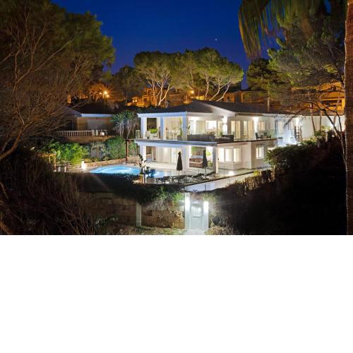 Villa White Beach House