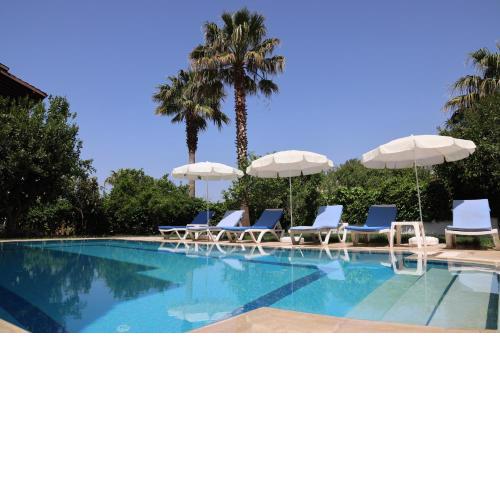 Villa with a private pool and mountain view in a quiet area next to fores