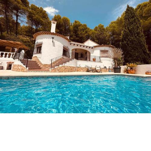 Villa with garden and private pool in Alcalali