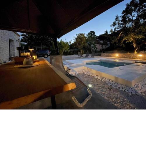 Villa with pool in Pelekas near the beach