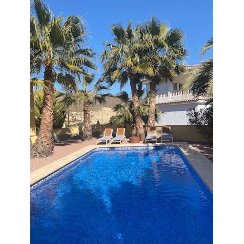 Villa with pool located 700 meters to the sea! Casa Amarilla