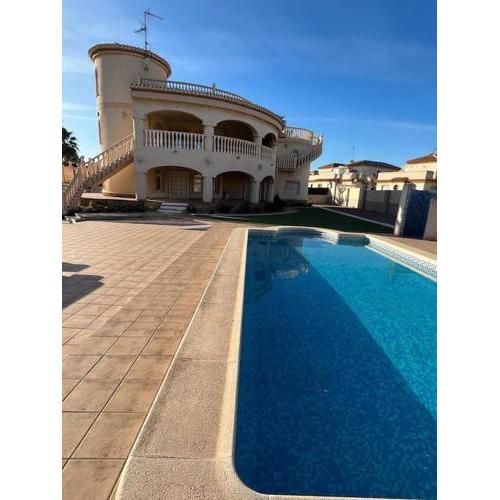 Villa with pool Playa Flamenca