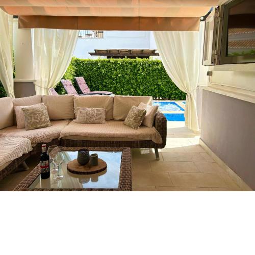 Villa with private pool and jacuzzi - EN10LT